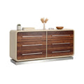 **Moderne ladekast met houten afwerking en metalen handgrepen**